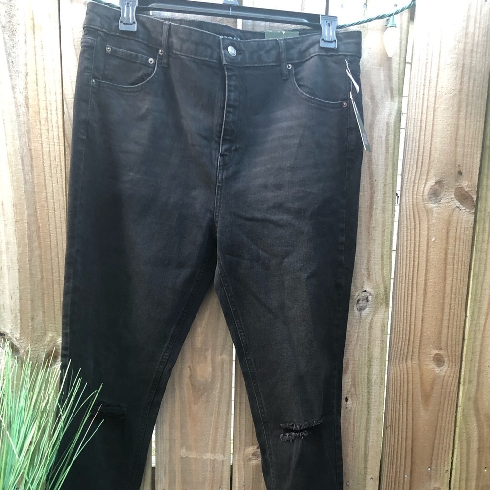 Wild fable high rise women skinny jean black raw hem size 16